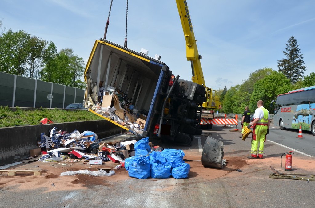 VU LKW umgestuerzt A 3 Rich Oberhausen Hoehe AS Koeln Koenigsforst P317.JPG - Miklos Laubert